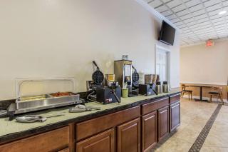 Quality Inn Savannah Midtown - 2