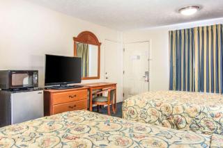 Rodeway Inn - La Grange - 3