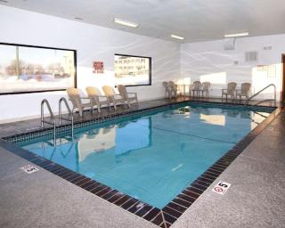 Econo Lodge - Ames - 9