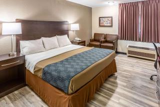 Econo Lodge Inn & Suites - Newton - 8