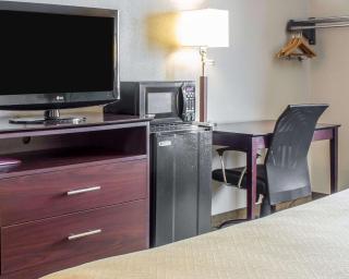 Econo Lodge - Ames - 5