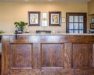 Rodeway Inn & Suites near Okoboji Lake - Milford - 5