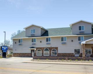 Rodeway Inn & Suites near Okoboji Lake - Milford - 0