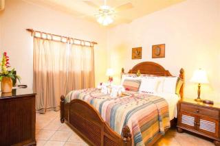 Clarion Suites Roatan at Pineapple Villas - First Bight - 7