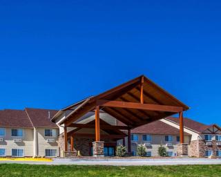 Comfort Inn & Suites Riverview near Davenport and I-80 - Le Claire - 7