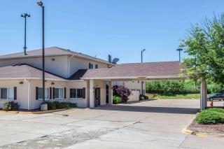 Comfort Suites Peoria I-74 - Peoria - 9