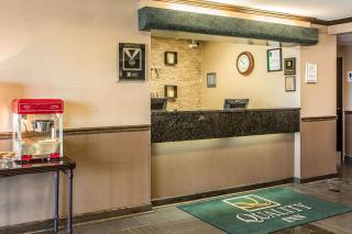 Quality Inn Elgin I-90 - Elgin - 2