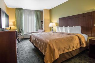 Quality Inn & Suites Bloomington I-55 and I-74 - Bloomington - 1