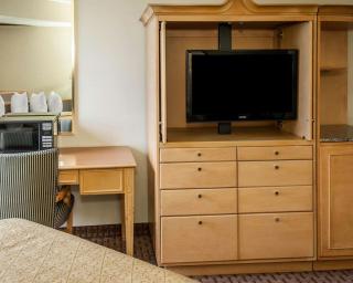 Quality Inn & Suites Greenfield I-70 - Greenfield - 4