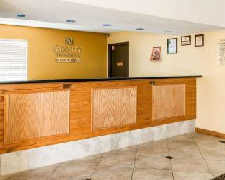 Quality Inn & Suites Shelbyville I-74 - Shelbyville - 7