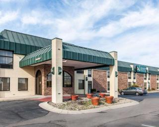Quality Inn & Suites Shelbyville I-74 - Shelbyville - 0