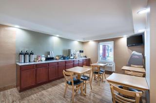 Quality Inn Near Pimlico Racetrack - Baltimora - 4