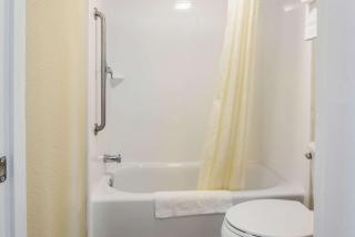 Econo Lodge Freeport - Brunswick Area - Freeport - 2
