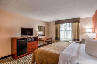 Country Inn & Suites by Radisson, Muskegon, MI - 6