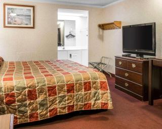 Rodeway Inn - Madison Heights - 1