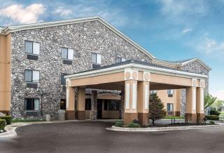 Econo Lodge Inn & Suites Monroe - 1