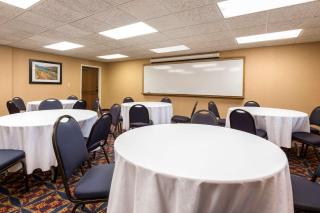 Quality Inn Auburn Hills - Detroit North - 1