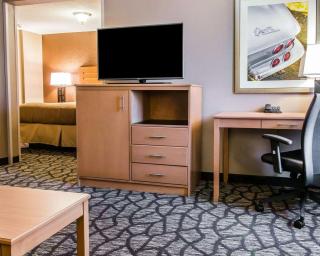 Quality Inn & Suites Warren - Detroit - Warren - 1