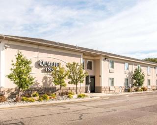 Quality Inn & Suites Next to the Casino - Ceresco - 2