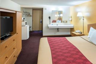 Rodeway Inn & Suites - Austin - 1