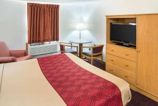 Rodeway Inn & Suites - Austin - 2