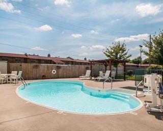 Econo Lodge Springfield I-44 - Springfield - 6
