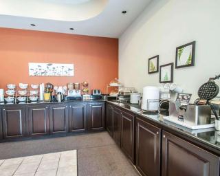 Sleep Inn & Suites Lake of the Ozarks - 2