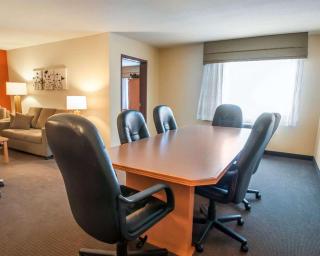Sleep Inn & Suites Lake of the Ozarks - Camdenton - 5