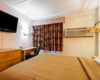 Econo Lodge Kansas City Downtown North - Kansas City - 2