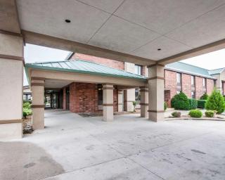 Quality Inn & Suites North - Springfield - 0
