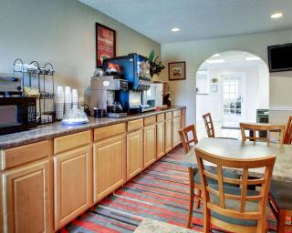 Econo Lodge Meridian South - 4