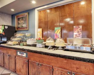Quality Inn & Suites - Clinton - 6