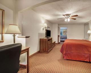 Quality Inn & Suites - Clinton - 2