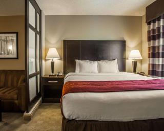 Comfort Suites Huntersville near Lake Norman - Huntersville - 1