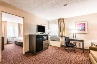 Lake Norman Inn and Suites - Cornelius - 6