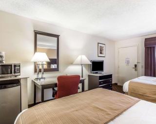Quality Inn & Suites Coliseum - Greensboro - 3