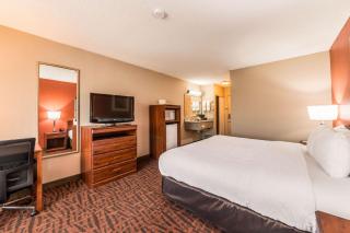 Lake Norman Inn and Suites - Cornelius - 3