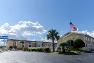 Rodeway Inn & Suites Jacksonville near Camp Lejeune - Jacksonville - 6