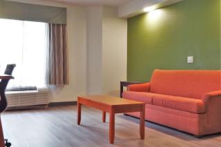 Quality Inn & Suites Raleigh North - Raleigh - 3