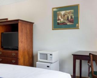 Rodeway Inn - West Fargo - 3