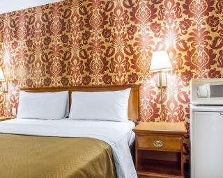 Days Inn by Wyndham Jersey City - Jersey City - 6