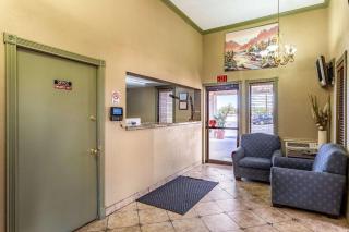Rodeway Inn - Farmington - 1