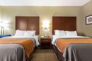 Comfort Inn & Suites - 2
