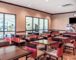Quality Inn Near Walden Galleria Mall - Cheektowaga - 3