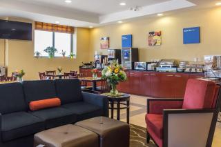 Comfort Inn & Suites LaGuardia Airport - Queens - 7
