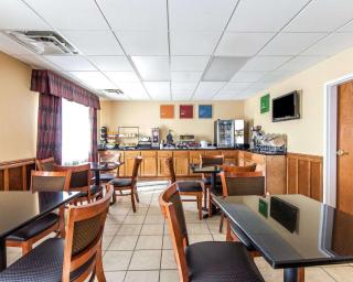 Quality Inn - Seaman - 7
