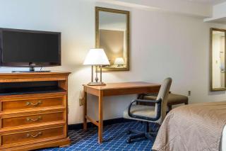 Clarion Hotel & Conference Center - Ronkonkoma - 3