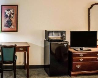 Quality Inn & Suites Bellville - Mansfield - Bellville - 8
