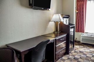 Quality Inn Brunswick Cleveland South - Brunswick - 2