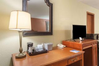 Rodeway Inn Wauseon - 5